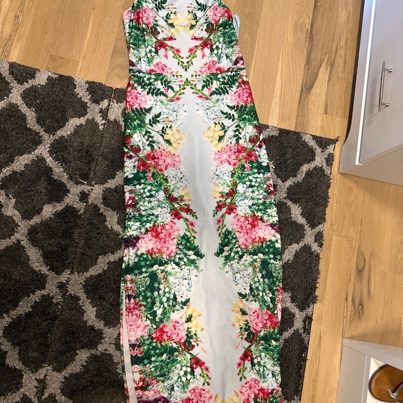 Dress - Picture 2 of 5